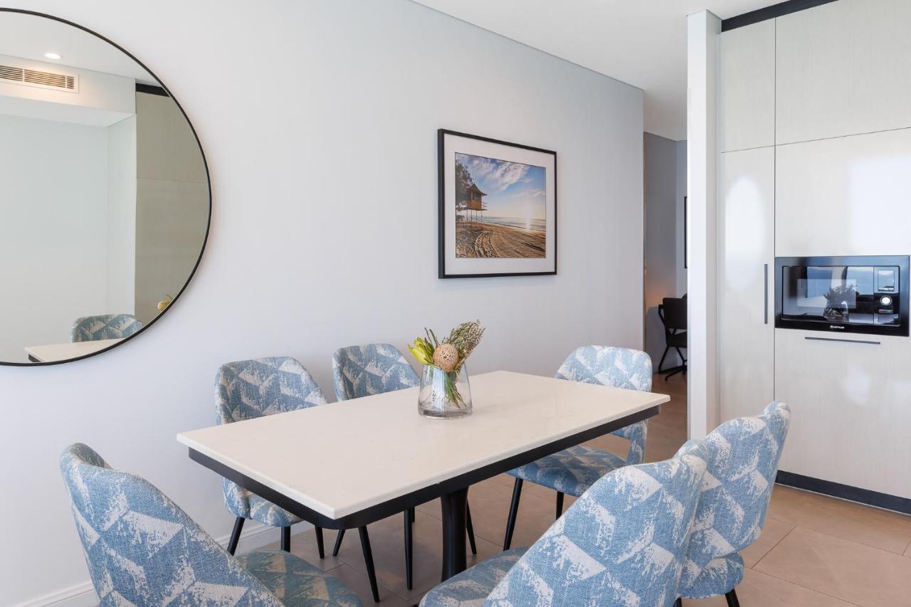 Meriton Suites Surfers Paradise Gold Coast Extérieur photo The dining room