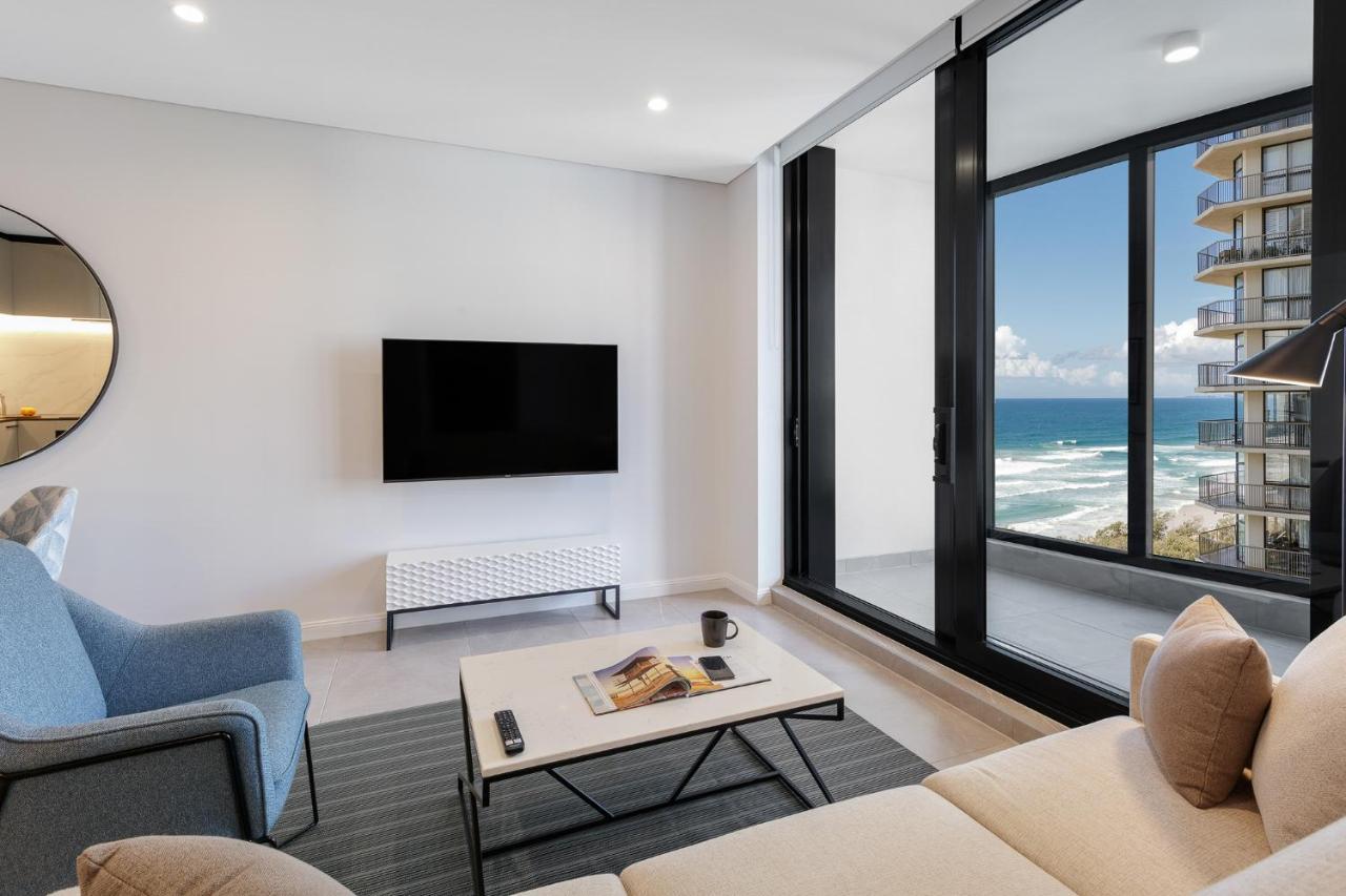 Meriton Suites Surfers Paradise Gold Coast Extérieur photo A living room in a modern apartment in Perth, Australia.