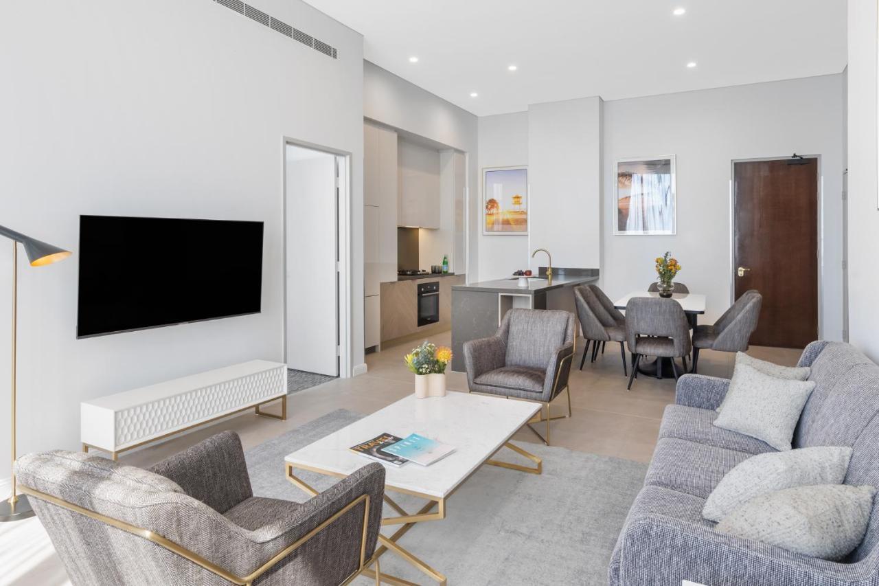 Meriton Suites Surfers Paradise Gold Coast Extérieur photo A living room in a modern apartment