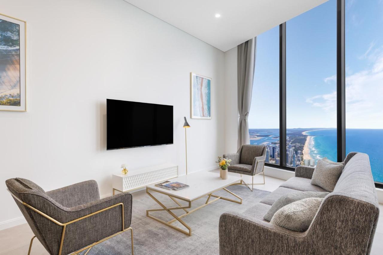 Meriton Suites Surfers Paradise Gold Coast Extérieur photo A living room in a modern apartment in Perth, Australia.
